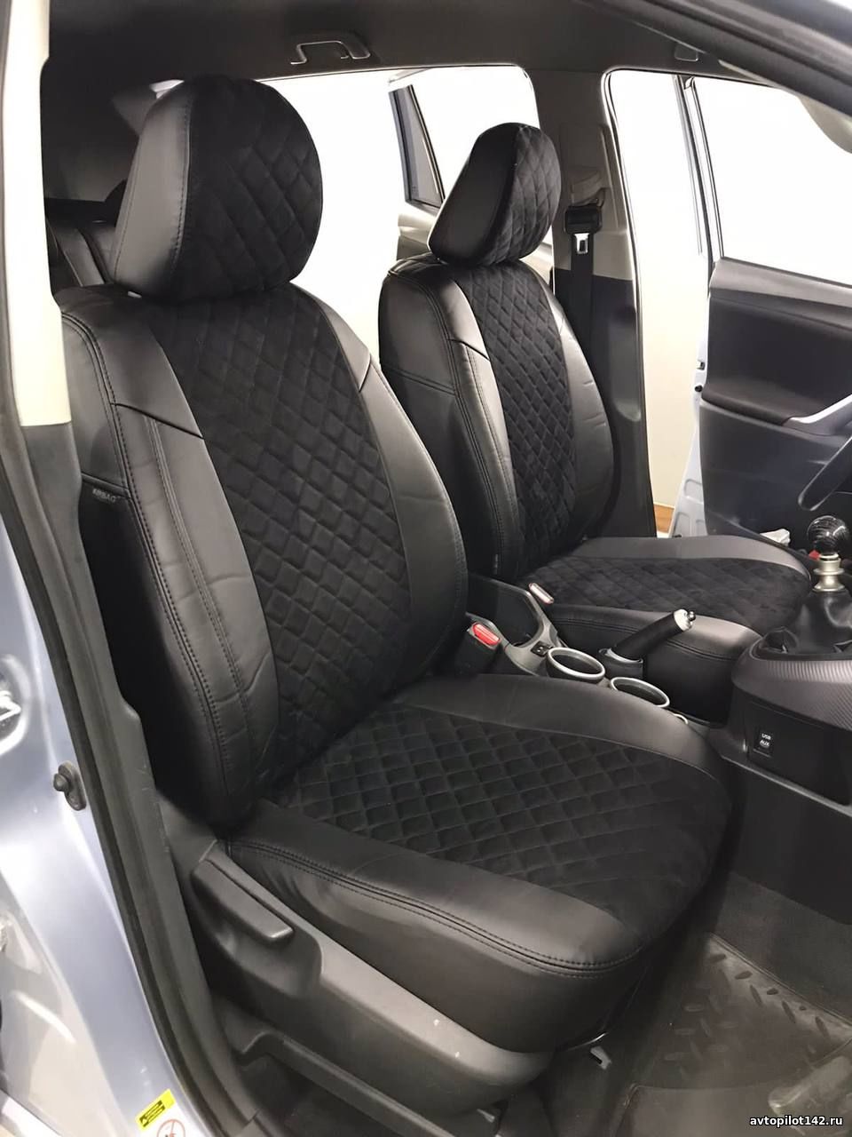 Перейти на страницу товара Чехлы для Toyota Verso I (5 мест) с 09-12г.