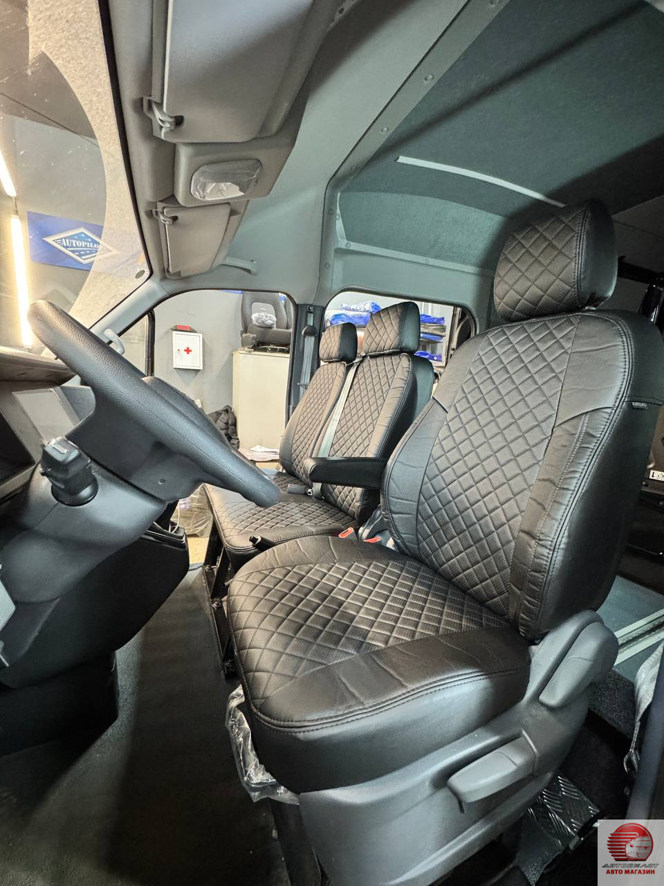 Чехлы для автомобиля Dongfeng К-Series K32/К33/К39 (3 места) с 23г.